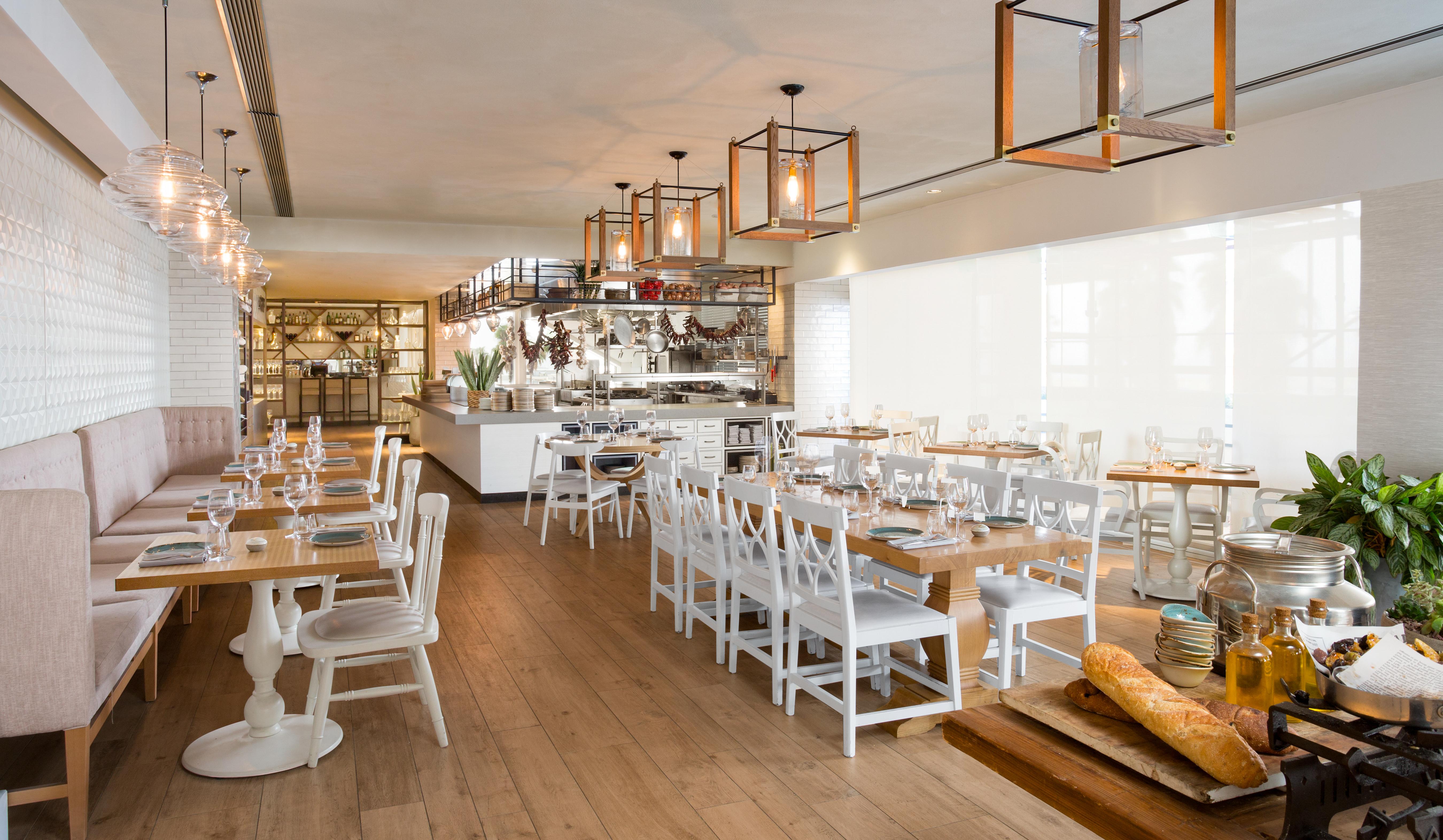 Carlton Tel Aviv Hotel - Luxury On The Beach Εξωτερικό φωτογραφία Interior of the restaurant