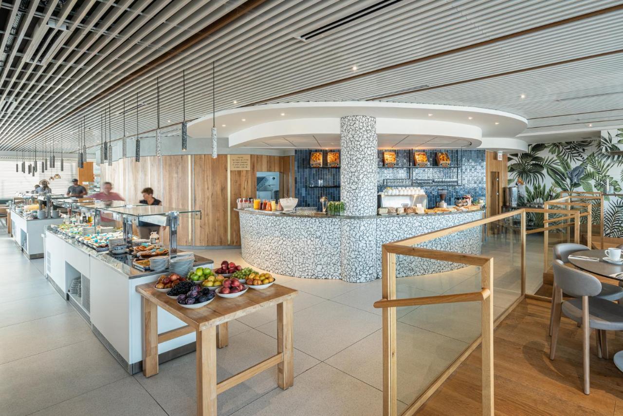 Carlton Tel Aviv Hotel - Luxury On The Beach Εξωτερικό φωτογραφία The new lounge at London Heathrow Airport