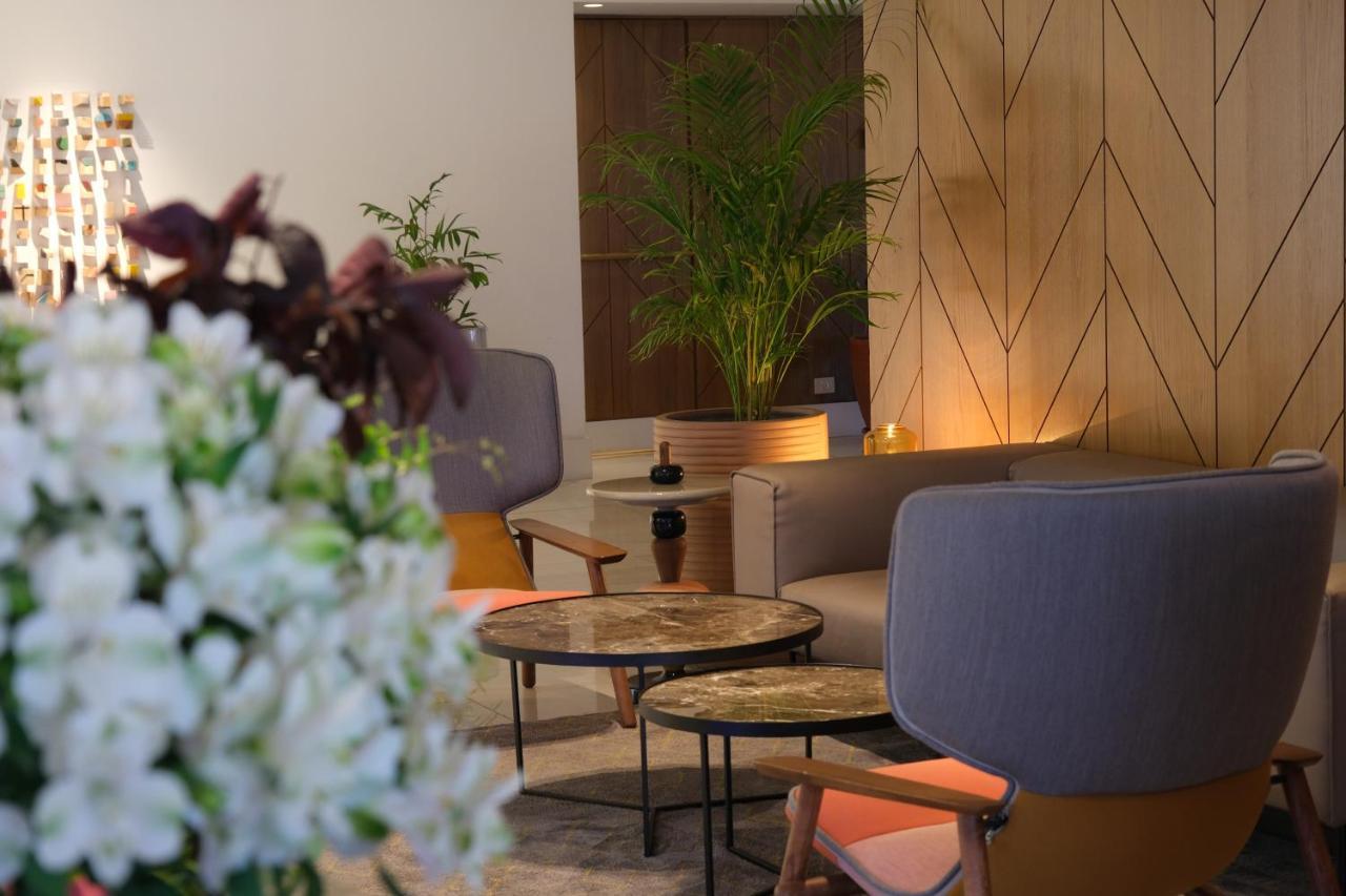 Carlton Tel Aviv Hotel - Luxury On The Beach Εξωτερικό φωτογραφία The interior of the hotel