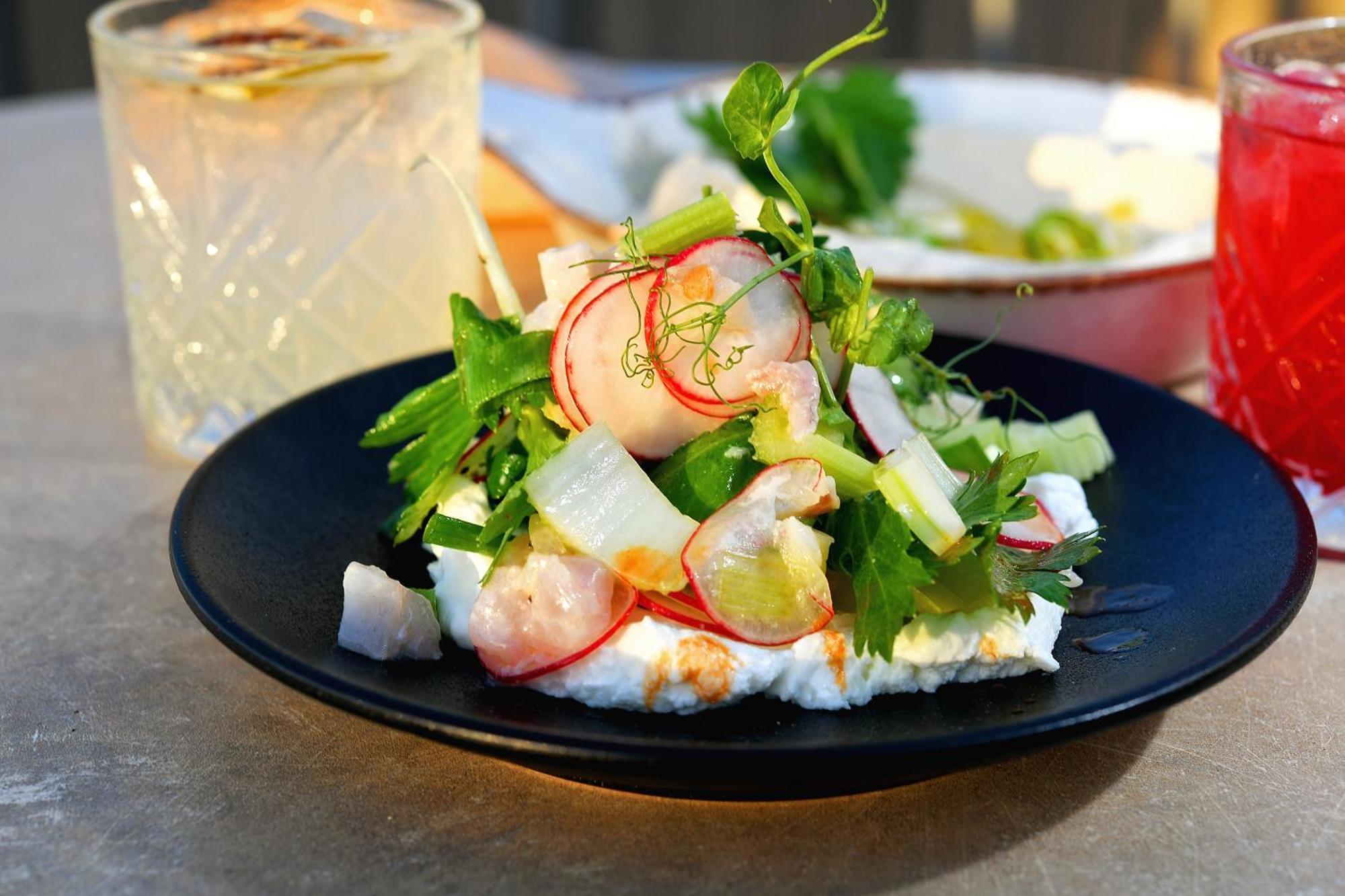 Carlton Tel Aviv Hotel - Luxury On The Beach Εξωτερικό φωτογραφία Israeli salad